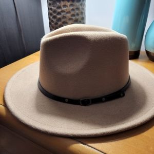 Wide brim Panama wool fedora hat